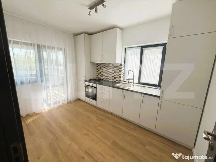 Casă cu 4 camere cu Teren 200 Mp în Central
