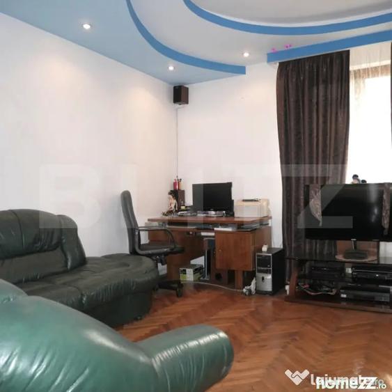 Casă cu 5 camere cu Teren 296 Mp în Central