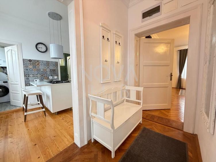 Apartament cu 3 camere semidecomandat, mobilat în Ultracentral