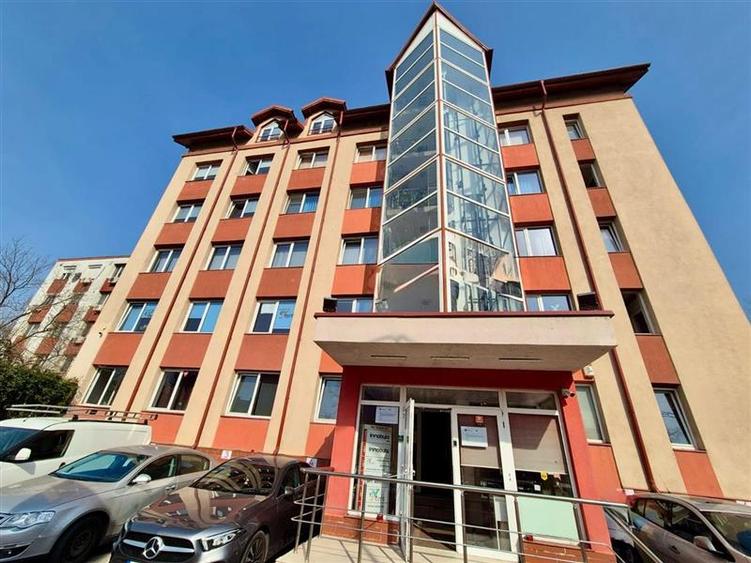 Birou, de 25 mp, în Regie