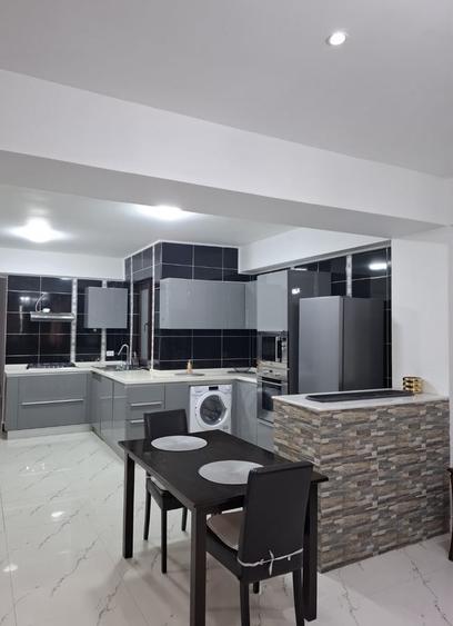 Apartament cu 3 camere decomandat în Drumul Taberei