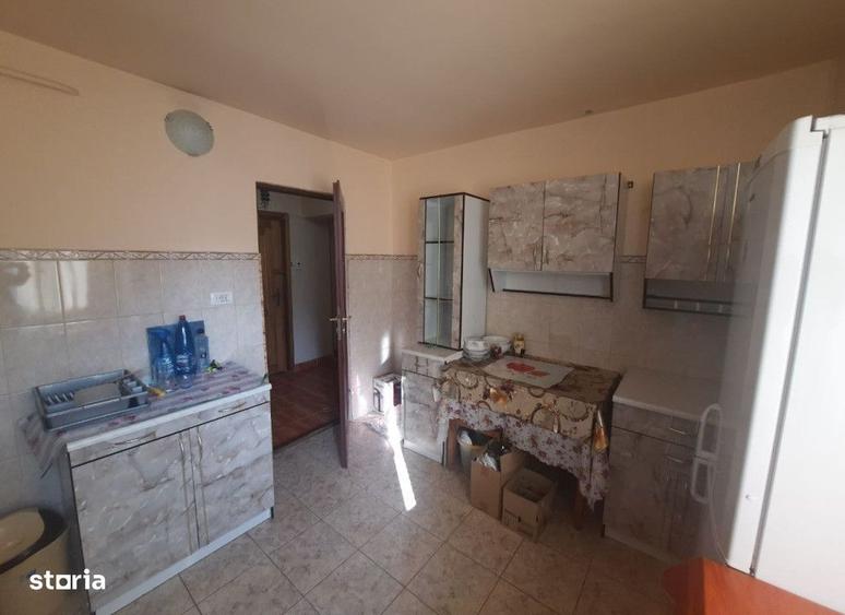 Apartament cu 3 camere în Calea Romanului