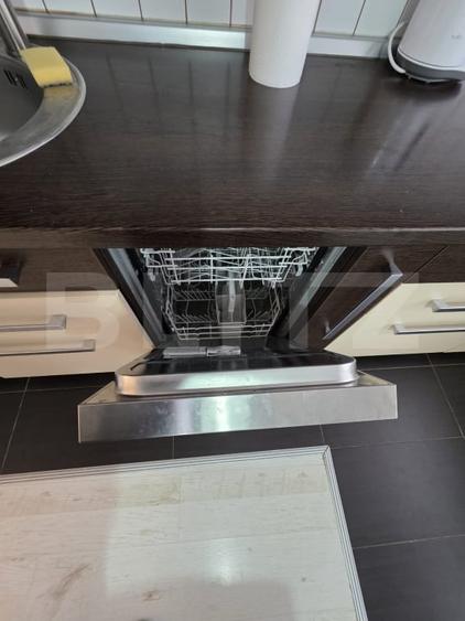 Apartament cu 3 camere semidecomandat, mobilat în Bună Ziua