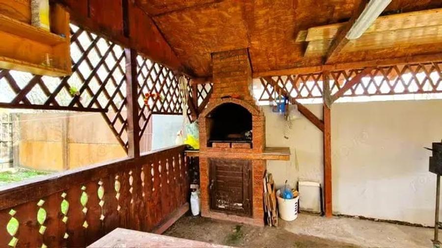 Casă cu 5 camere cu Teren 1500 Mp în Turia