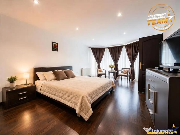Casă cu 15 camere cu Teren 1398 Mp în Central