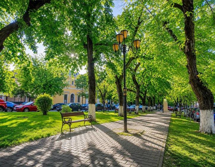 Casă individuală cu 5 camere cu Canalizare în Central