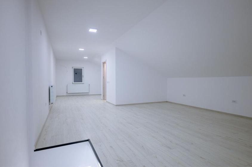 Casă cu 4 camere cu Teren 300 Mp în Micro 3