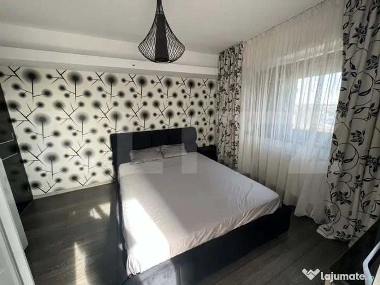 Apartament cu 3 camere decomandat în Calea București