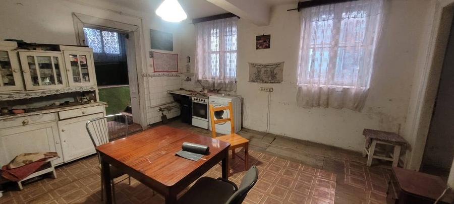 Oportunitate de Investi?ie Ultracentrala: Apartament la demisol cu 2 Camere ?i Poten?ial Excelent - 3