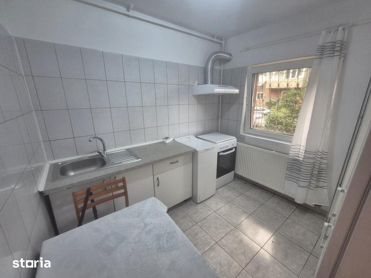 Drumul Sarii Liceul Ion Barbu 13 Septembrie garsoniera cu balcon - 1