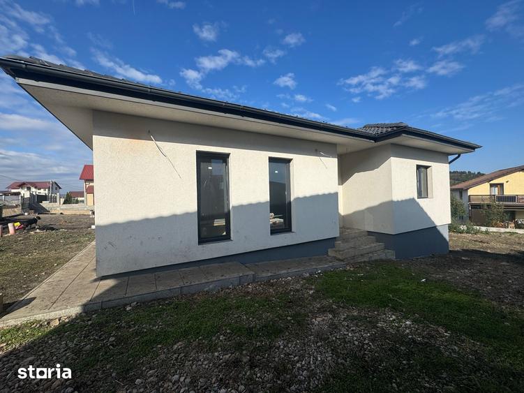 Casă cu 3 camere cu Teren 490 Mp în Jucu