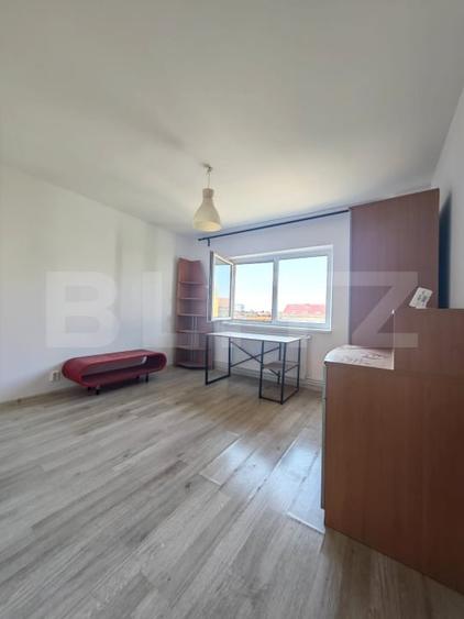 Apartament cu 4 camere decomandat, mobilat în Odobescu