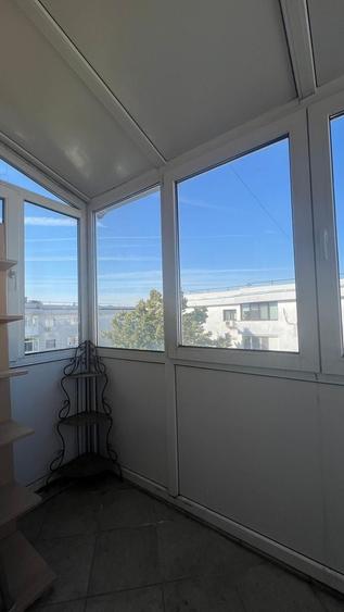 Apartament cu 3 camere decomandat, mobilat în Băneasa