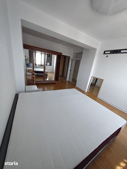 Apartament cu 3 camere decomandat, mobilat în Moșilor