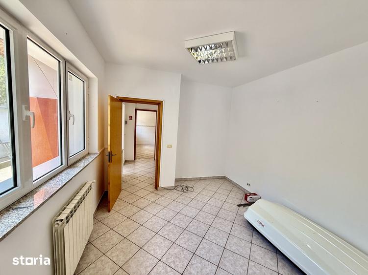 Casă cu 4 camere cu Teren 100 Mp în Grivița