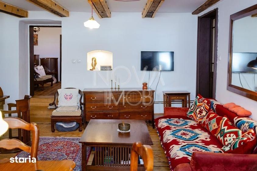 Casă cu 8 camere cu Teren 244 Mp în Central