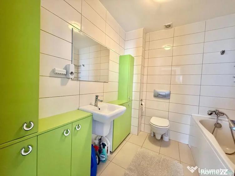 Apartament cu 3 camere semidecomandat în Ștefăneștii de Jos