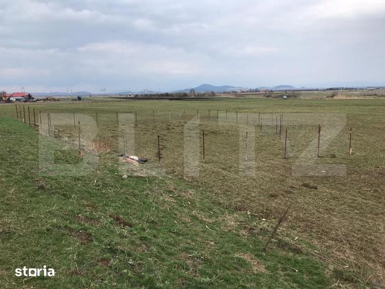 Teren de 996 mp, în Stupini