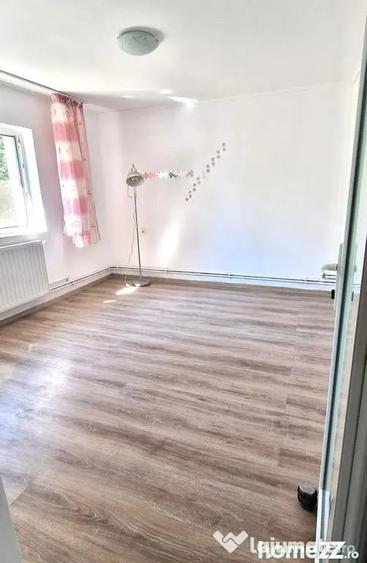 Casă cu 3 camere cu Teren 2100 Mp în Tuzla