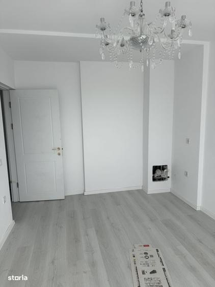Apartament cu 4 camere decomandat în Exterior Vest