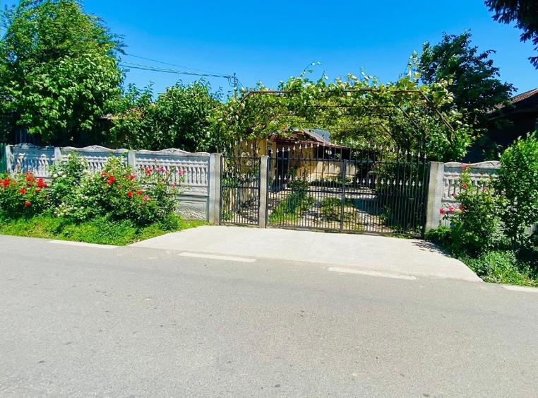 Casă de vânzare la curte, locuibilă ! - 10