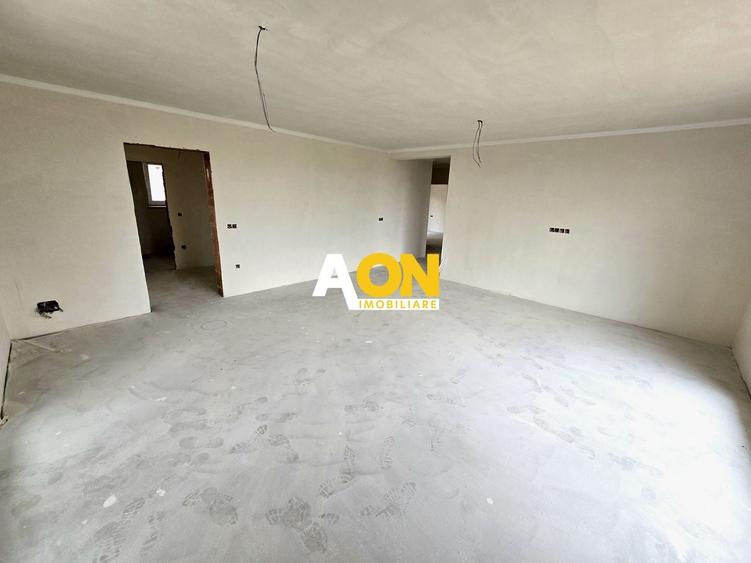 Casă individuală cu 4 camere cu Canalizare în Cetate