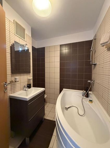 Apartament cu 3 camere în Lipovei