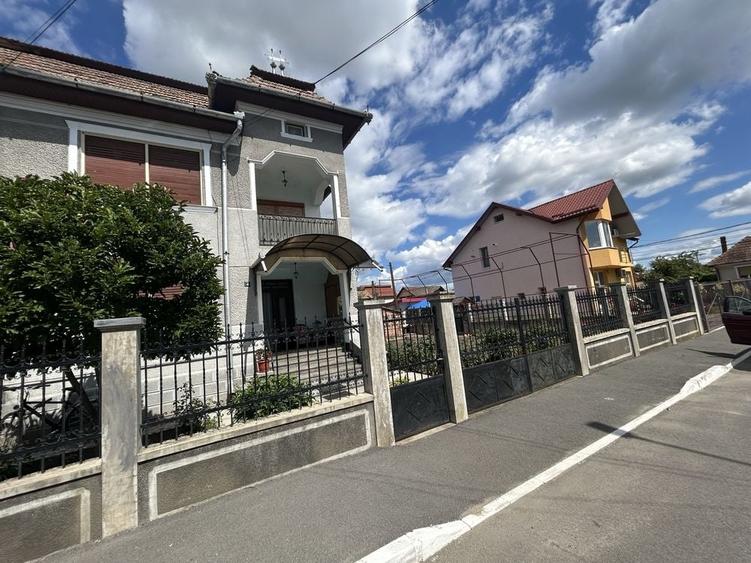 Casă cu 4 camere în Central