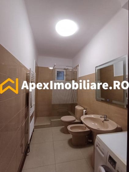 Apartament cu 3 camere semidecomandat, mobilat în Eminescu