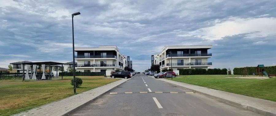 Apartament cu 3 camere decomandat, mobilat în Tunari