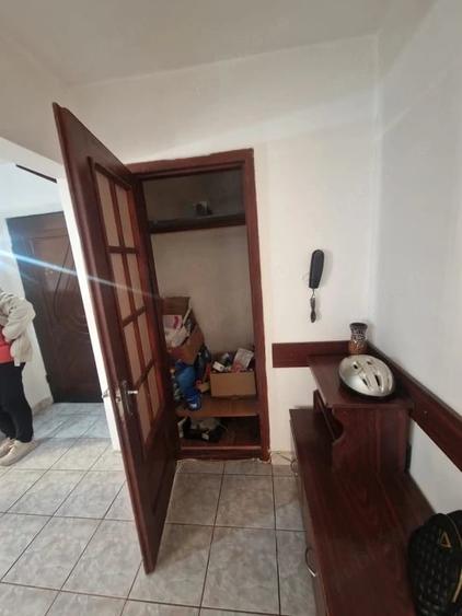 Apartament cu 3 camere decomandat în Buduș