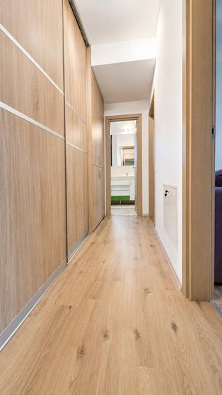 Apartament cu 3 camere semidecomandat, mobilat în Băneasa