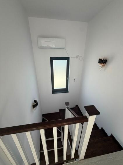 Casă individuală cu 4 camere cu Canalizare în Central