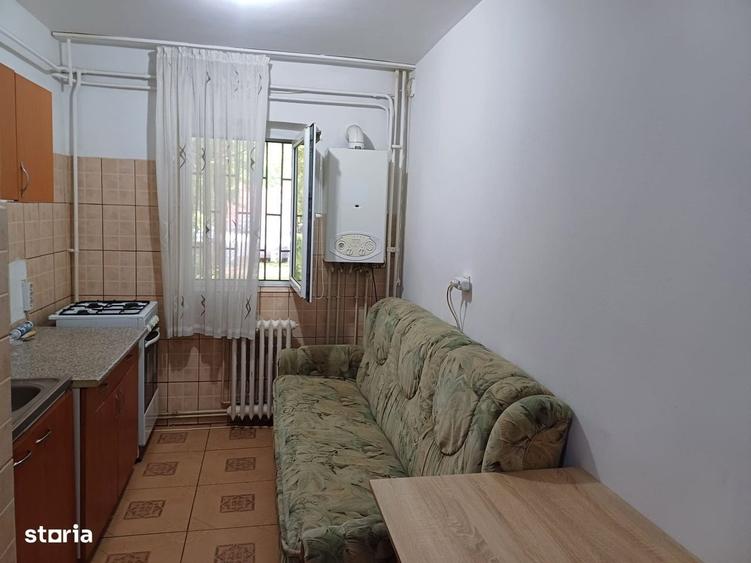 Apartament cu 2 camere decomandat în Galata