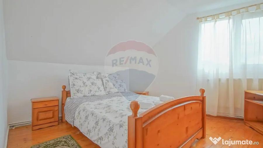 Casă cu 7 camere cu Teren 800 Mp în Purcăreni