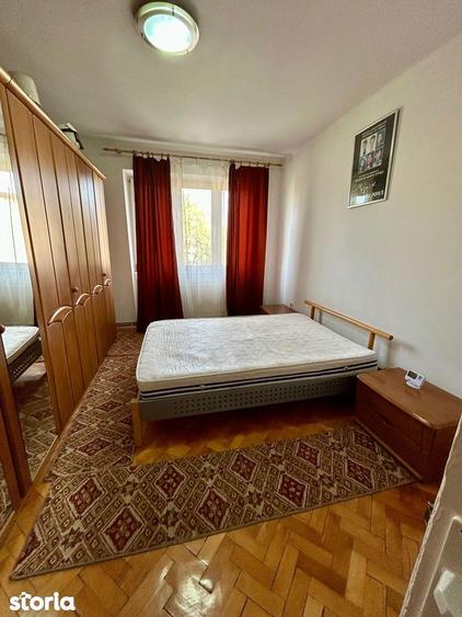 Apartament cu 3 camere decomandat în Republicii