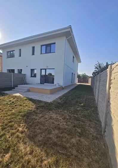 Casă cu 4 camere cu Teren 250 Mp în Moșnița Nouă