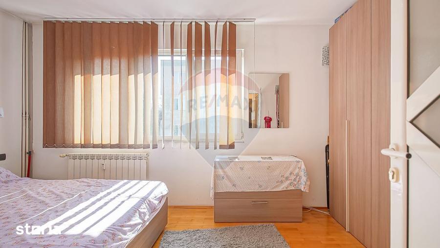 Apartament cu 2 camere semidecomandat, mobilat în Est