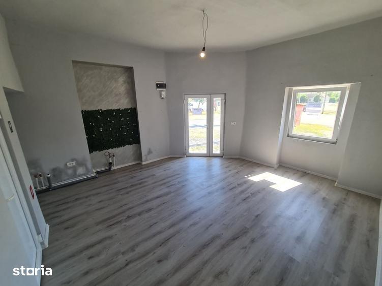 Spațiu comercial, de 62 mp, în Pâncota