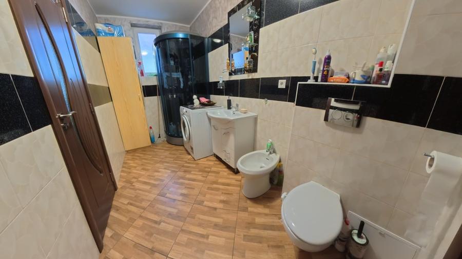 Casă individuală cu 4 camere cu Canalizare în Râșnov