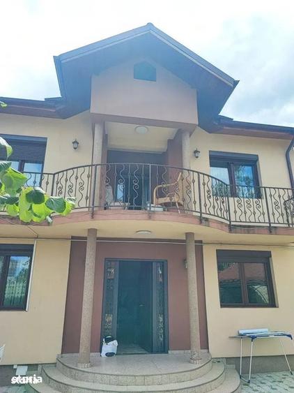 Casă cu 4 camere în Bucur Obor