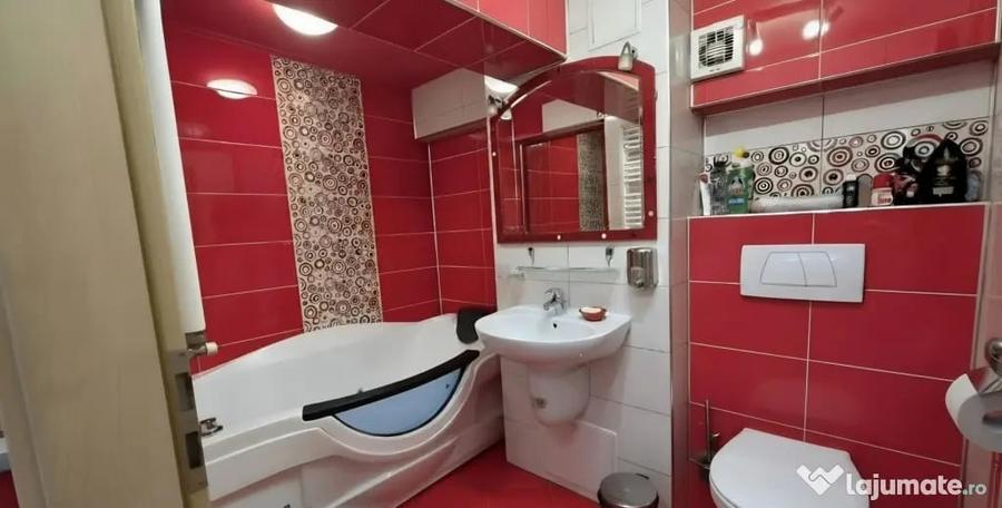 Apartament cu 4 camere decomandat în Complex Studențesc