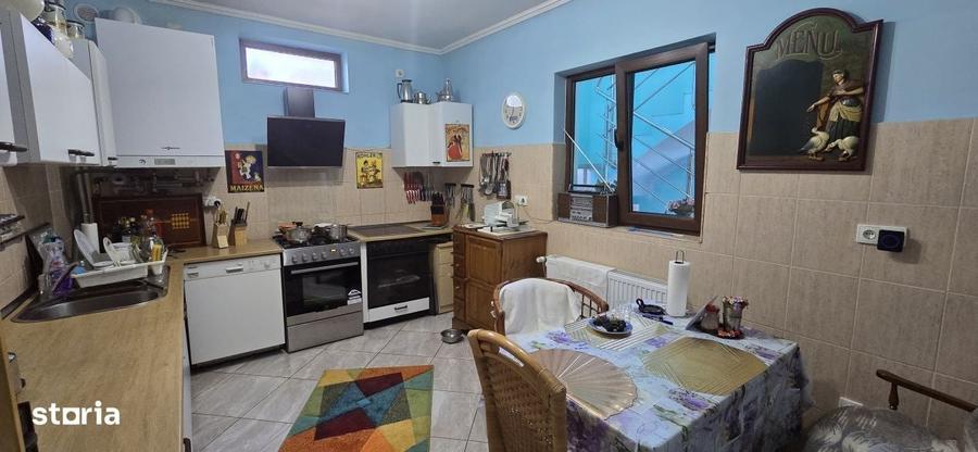 Casă cu 4 camere în Lucian Blaga