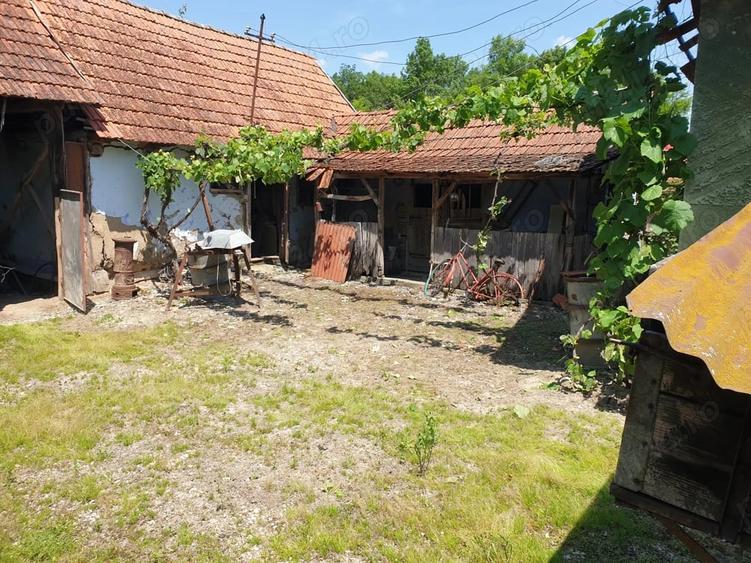 Casă cu 3 camere cu Teren 2254 Mp în Fădimac