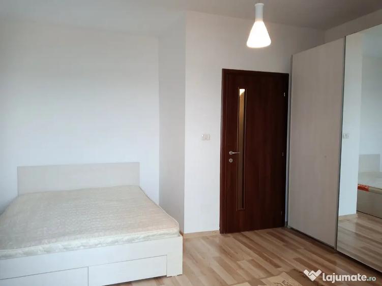 Apartament cu 3 camere decomandat în Podgoria