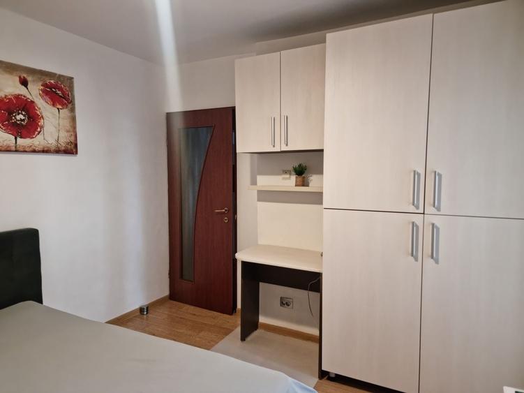 Apartament cu 3 camere decomandat în Aurel Vlaicu