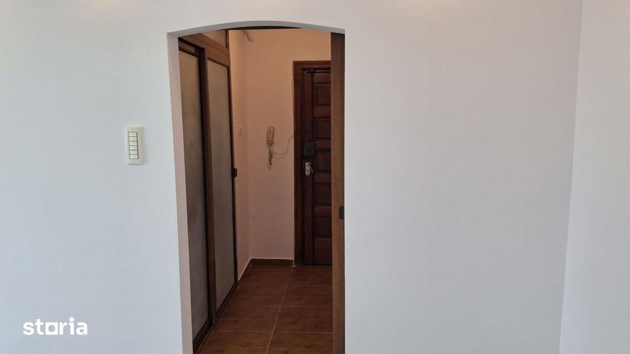 Apartament cu 2 camere semidecomandat în Colentina