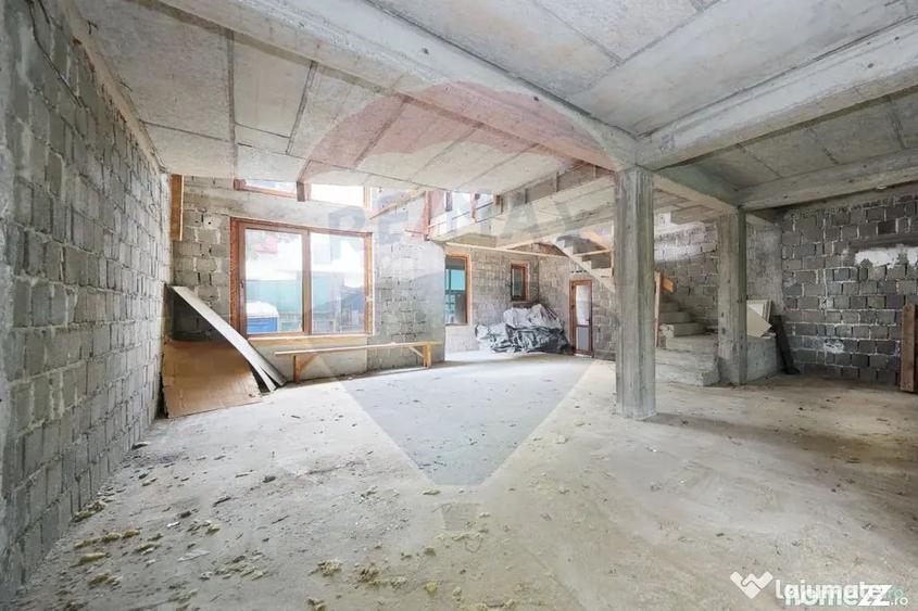 Casă cu 7 camere cu Teren 470 Mp în Gemenii