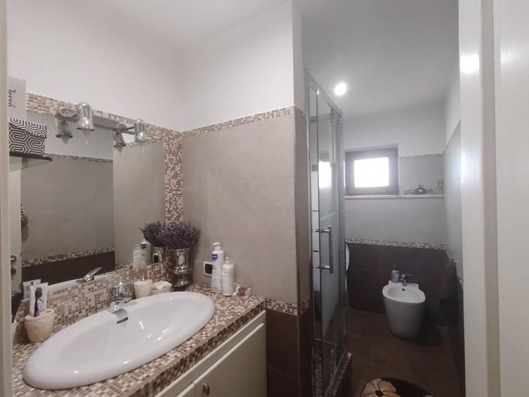 Apartament cu 3 camere decomandat, mobilat în Gară