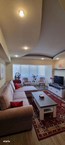 Apartament cu 4 camere decomandat în Central
